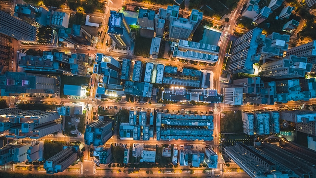 ビル群の空撮夜景
