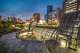 大安森林公園站夜景