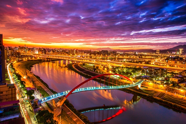 夕燒彩虹橋