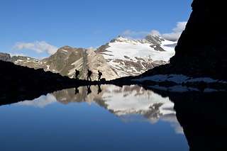 Transit of trekkers in Valmalenco