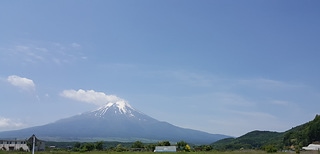 《日本》初夏の富士山・河口湖