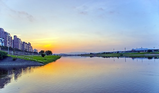 基隆河畔晨曦